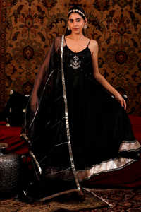 เดรส Anarkali มีสายรัดสำหรับผู้หญิงสีดำเข้มปักลายโกต้าแพตติสำหรับงานเลี้ยงฉลอง - Product Image 4