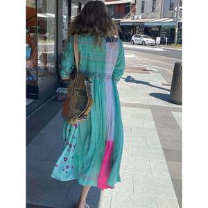 ชุดเดรสไหมแบนดานียาวระดับเข่าสำหรับผู้หญิง รุ่นโจธปุร์ 25 สไตล์โบโฮสุดหรู ไซส์ฟรี-ระบายอากาศได้ดี เหมาะสำหรับใส่พักผ่อนหรือทำงาน - Product Image 2