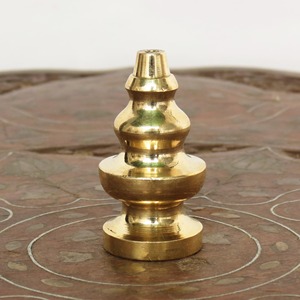 Kalash Artesanal de Latón para Ceremonias Religiosas, Lota India Duradera para Uso en el Hogar y el Altar, para Cualquier Ocasión, Acabado Dorado Tradicional - Product Image 5