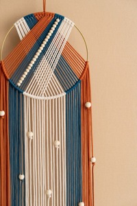 Suspension murale ronde en macramé vert avec perles en bois pour une décoration intérieure élégante, salon, chambre à coucher et décoration intérieure en provenance d'Inde - Product Image 3