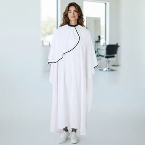 Cape de coiffure professionnelle personnalisée avec logo, bouton, antistatique, anti-adhésive, imperméable, en polyester confortable pour salon de coiffure - Product Image 1