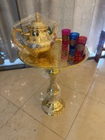 Exportateur indien Table d'appoint en laiton minimaliste pour les salons modernes disponibles à un prix abordable depuis l'Inde