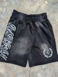 Vente en gros Survêtement délavé à l'acide surdimensionné pour hommes avec impression graphique Ensemble sweat à capuche et short noirs délavés vintage pour hommes - Product Image 3