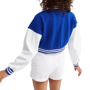 Blouson universitaire court confortable pour femme, motif uni, logo personnalisé, col montant, haut d'hiver en peau de mouton, meilleure vente, en promotion - Product Image 3