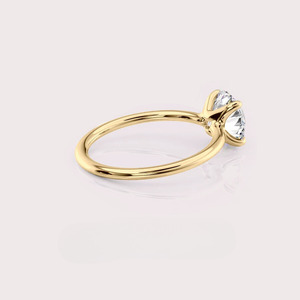 Bague solitaire classique en diamant de laboratoire taille ronde en or jaune 14 carats - Product Image 2