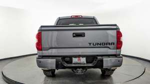 รถกระบะอีลิท ยูส 2018 รุ่นทูน-ดรา ลิมิเต็ด ครูว์-แม็กซ์ เครื่องยนต์ 5.7 ลิตร ระบบขับเคลื่อน 4 ล้อ - Product Image 3