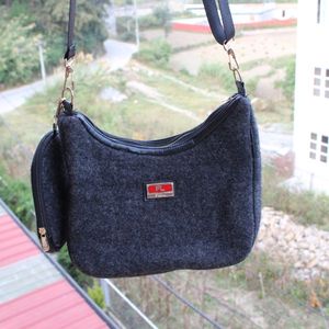 Sac à bandoulière Charcoal en feutre de laine-Sac en feutre fait main-Design durable - Product Image 5