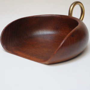 Meilleure vente pelle à poussière moderne en bois d'acacia avec manche doré ensemble de pelle à poussière de balai de nettoyage facile gravé avec logo personnalisé professionnel - Product Image 1