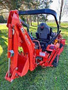Tractor Agrícola 4x4 Bx23s 2022 de 22HP con Transmisión de Engranajes, Motor, Bomba y Componentes de Caja de Cambios, Alta Productividad - Product Image 5