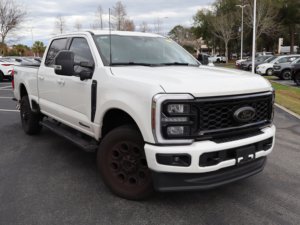 Ford Super Duty F-350 SRW LARIAT 2025 d'occasion en excellent état - Product Image 2