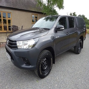 Sièges en cuir automatique diesel à conduite à gauche Presque neuf 2018 pour Hilux Invincible X D/Cab Pick up 2.8 D-4D - Product Image 1
