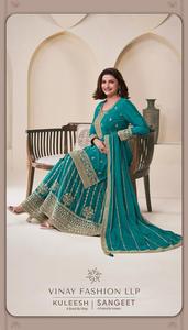 Salwar en soie chinon avec broderie lourde de créateur et dupatta, tenue de mariage par Maruti Fashion - Product Image 4
