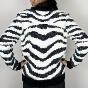 Suéter transpirable para mujer Suéteres de mujer de nuevo diseño Suéter de cuello redondo suave de punto con logotipo hecho a medida para mujer - Product Image 4