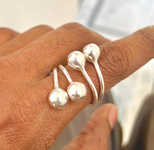 Bague en argent 925 avec deux boules, design tendance, nouvelle collection, bijoux pour femmes, idée cadeau pour tous, fabricant en gros - Product Image 1