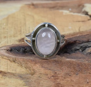 Bague Designer Classique en Argent Sterling 925 Quartz Rose Naturel Pierre Précieuse Ovale Coupe Lunette Réglage Janvier Pierre De Naissance Mariage - Product Image 2