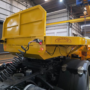 Remorque porte-bobines en acier robuste, directement de l'usine, avec berceaux réglables, transport sécurisé des bobines en acier, remorques de fret et utilitaires - Product Image 1