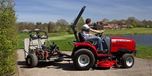 รถแทรคเตอร์390/385แมสสีย์เฟอร์กูสันล้อ4WD มีเครื่องยนต์มาตรฐานและส่วนประกอบแกนแบริ่ง - Product Image 4