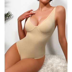 Mono sexy con cuello en V profundo y abertura en la cintura para realzar la figura perfecta de la mujer - Product Image 3