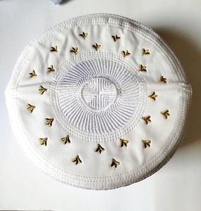 Exclusivo gorro de oración musulmana texturizado completo blanco y oro bordado sandalia Kufi rígido corona gorra de Bangladesh - Product Image 1