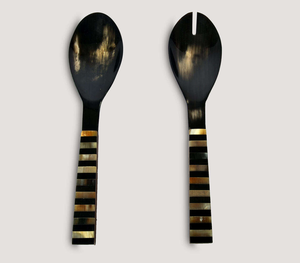 Ensemble de serveurs à salade en corne naturelle exclusif, design de poignée incurvée, ustensiles de service de luxe, vaisselle de cuisine unique de designer - Product Image 1