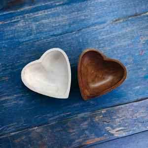 Luxury Vintage <b>Heart</b>-Shape Mango Wood Candle <b>Bowl</b> Customized Eco-Friendly New Natural White Walnut for Home Decor for Christmas - Product Image 3