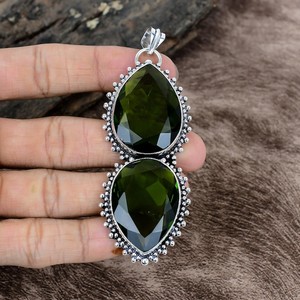 Colgante de Plata de Ley 925 Hecho a Mano con Gema de Corte Cojín Certificada por IGI, Diseño Único, Joyería Elegante, Regalo para Mujer - Product Image 1