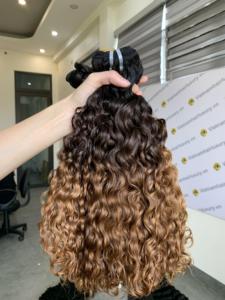 Perruque eurasienne sans colle avec extensions de cheveux humains vietnamiens à cuticule alignée style boucles italiennes - Product Image 3