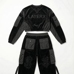 ชุดเซ็ทลำลองผู้หญิงแบบมีฮู้ด พิมพ์ลาย ผ้ากำมะหยี่ ปักลาย แต่งขาด ท็อปครอปทรงหลวม กางเกงจ็อกเกอร์ทรงหลวม สองชิ้น รับผลิตตามแบบ OEM - Product Image 3