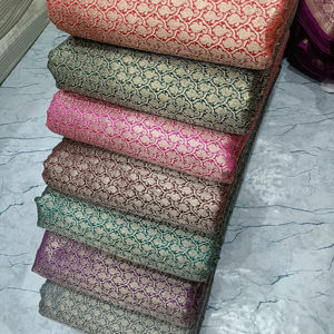 Tissu jacquard brocart durable pour vêtements et ameublement haut de gamme Tissage solide et motifs vibrants pour commandes en gros - Product Image 1