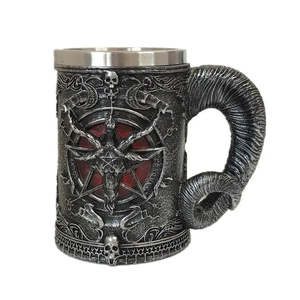 Jarra de Cerveza con Calavera de Baphomet, Cristalería Única y Personalizable para Amantes de la Cerveza - Product Image 3