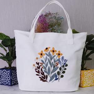 Sac fourre-tout en toile de coton biologique avec broderie personnalisée pour le bricolage, la publicité, cadeau Sacs fourre-tout 100% coton pour femmes OEM fabriqués au Vietnam - Product Image 5