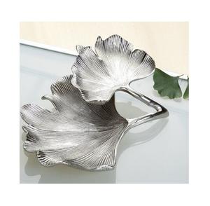 Plateau de service polyvalent en fonte d'aluminium avec bord haut et design équilibré, idéal pour les chefs à domicile et les hôtes - Product Image 5