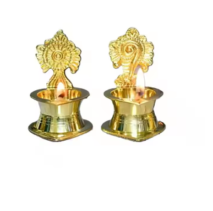Lámpara de aceite Shankh Chakra Diya de latón antiguo hecha a mano para el hogar, decoración Mandir, artículo de regalo espiritual de adoración hindú Pooja - Product Image 4