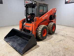 Chargeuse compacte Kubota SSV75 2022, diesel, godet de 48 pouces, boîte de vitesses hydraulique Parker, capacité de levage de 1880 lb, capacité de levage de charge utile de 8421 lb - Product Image 4