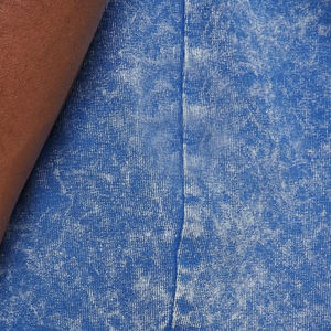 Camiseta de lavado ácido de algodón 100% de alta calidad para hombre, patrón sólido de gran tamaño personalizado con estampado de logotipo hecho de tela de punto - Product Image 3