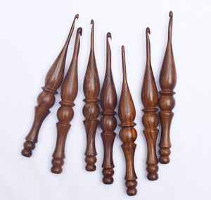 Crochet en bois moderne fait main, écologique, de haute qualité, avec une prise en main confortable et lisse, idéal pour le tricot à la main. - Product Image 2