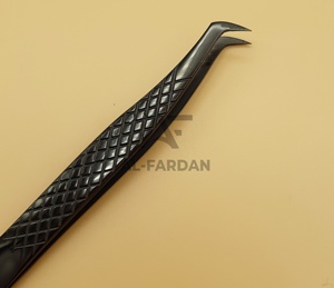 Pinzas para extensión de pestañas Russian Volume Boot, color negro plasma, con agarre de diamante, logotipo personalizado, pinzas para pestañas de volumen con punta de fibra. - Product Image 2