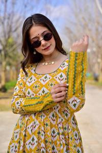 Indian Pakistani Gorgeous Gown Pure Chanderi Muslin <b>Fabric</b> for Fancy Party Function Wear Bollywood Style Casual Wear Traditional - Product Image 2