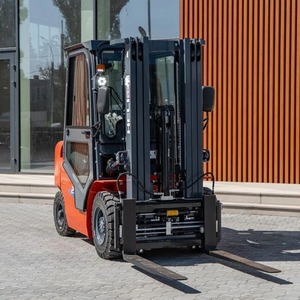 Nouvelle chariot élévateur à fourche à moteur diesel, capacité de charge de 200 kg, garantie de 3 ans, 4 roues motrices, contrepoids, livraison rapide disponible - Product Image 3