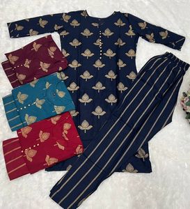 เสื้อผ้าสำหรับงานแต่งงานของผู้หญิงพิมพ์ลายผ้าเรยอนเย็บล้วนสไตล์อินเดียเคอร์ติพาลาซโซหนัก14กก. ทุกขนาด - Product Image 6