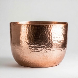 Pot de marteau courbe au clair de lune avec texture argentée et base arrondie pour les salons de luxe ou les coins de style galerie - Product Image 1