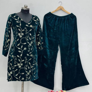 DESIGNER PARTY WEAR TOP DE TERCIOPELO VISCOSA PESADA CON PENT - Product Image 1