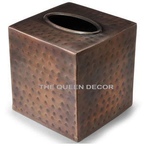 Boîte à mouchoirs en métal de haute qualité faite à la main de concepteur en gros porte-serviettes forme carrée de table en métal de luxe - Product Image 4