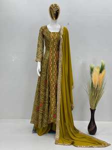 Colección tradicional de ropa de mujer con elegante impresión digital y secuencia de bordado trabajo en tela pesada de imitación Georgette - Product Image 2