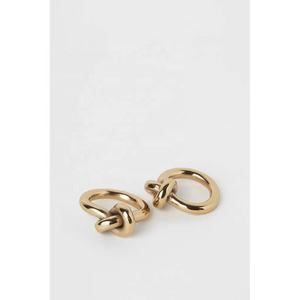 Anillo de Servilleta Moderno con Nudo Dorado Elegante de Acero Inoxidable Pulido de Latón, Anillo de Servilleta de Diseñador de la Mejor Calidad - Product Image 1