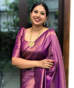 DERNIÈRE SOIE DOUCE LICHI JACQUARD TRAVAIL SAREE AVEC BLOUSE NON COUCHÉE VÊTEMENT DÉCONTRACTÉ PRIX DE GROS VÊTEMENT ETHNIQUE VIN - Product Image 1