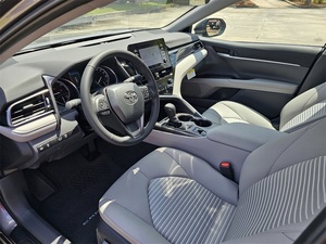 Oferta Especial: Toyota Camry Híbrido Usado 2023 - ¡Listo para Enviar! - Product Image 4