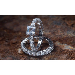 Set di Anello di Fidanzamento in Cristallo e Fede Nuziale - Product Image 1