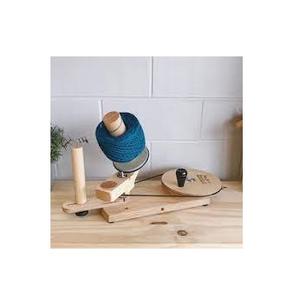 Enrouleur de pelotes de laine en bois de qualité supérieure, robuste, manuel, portable, outil de tricot et accessoire de tissage pour les arts des fibres - Product Image 4