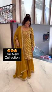 Nouvel arrivage de Salwar Kameez, designer pakistanais, avec une riche broderie cousue à la main pour des occasions de mariage élégantes - Product Image 4